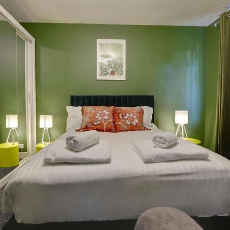#Upmarket, Exceptional 4 Bed House, With Free Parking, Close To Amenities And Supermarkets Sheffield Eksteriør billede