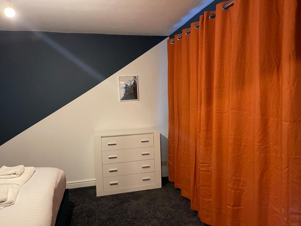 #Upmarket, Exceptional 4 Bed House, With Free Parking, Close To Amenities And Supermarkets Sheffield Eksteriør billede