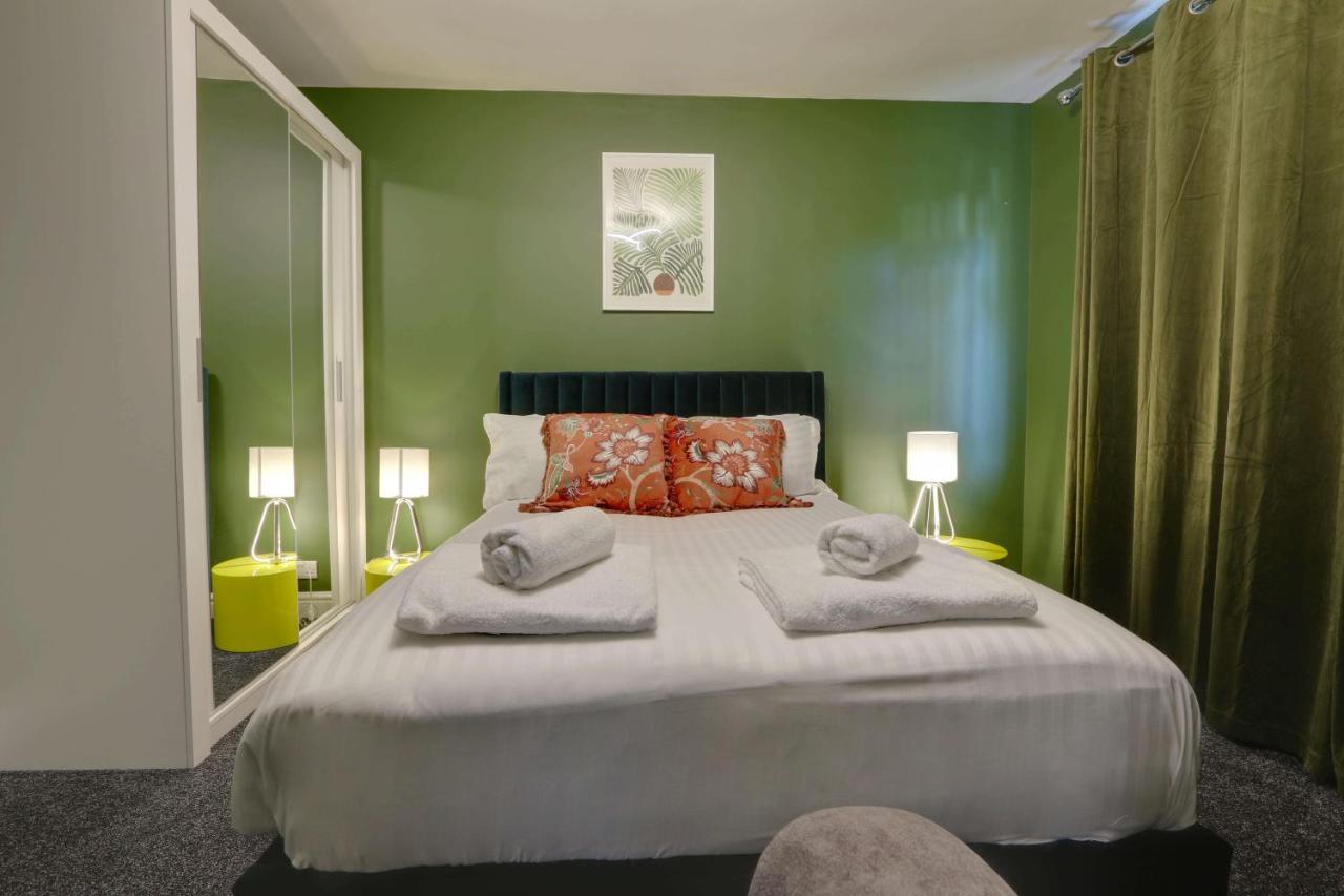 #Upmarket, Exceptional 4 Bed House, With Free Parking, Close To Amenities And Supermarkets Sheffield Eksteriør billede