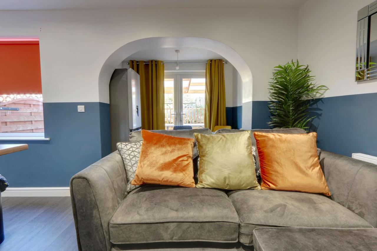 #Upmarket, Exceptional 4 Bed House, With Free Parking, Close To Amenities And Supermarkets Sheffield Eksteriør billede