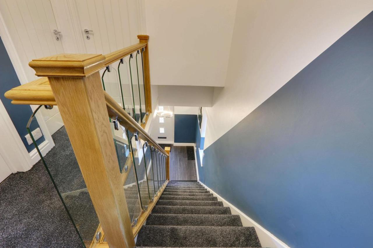 #Upmarket, Exceptional 4 Bed House, With Free Parking, Close To Amenities And Supermarkets Sheffield Eksteriør billede