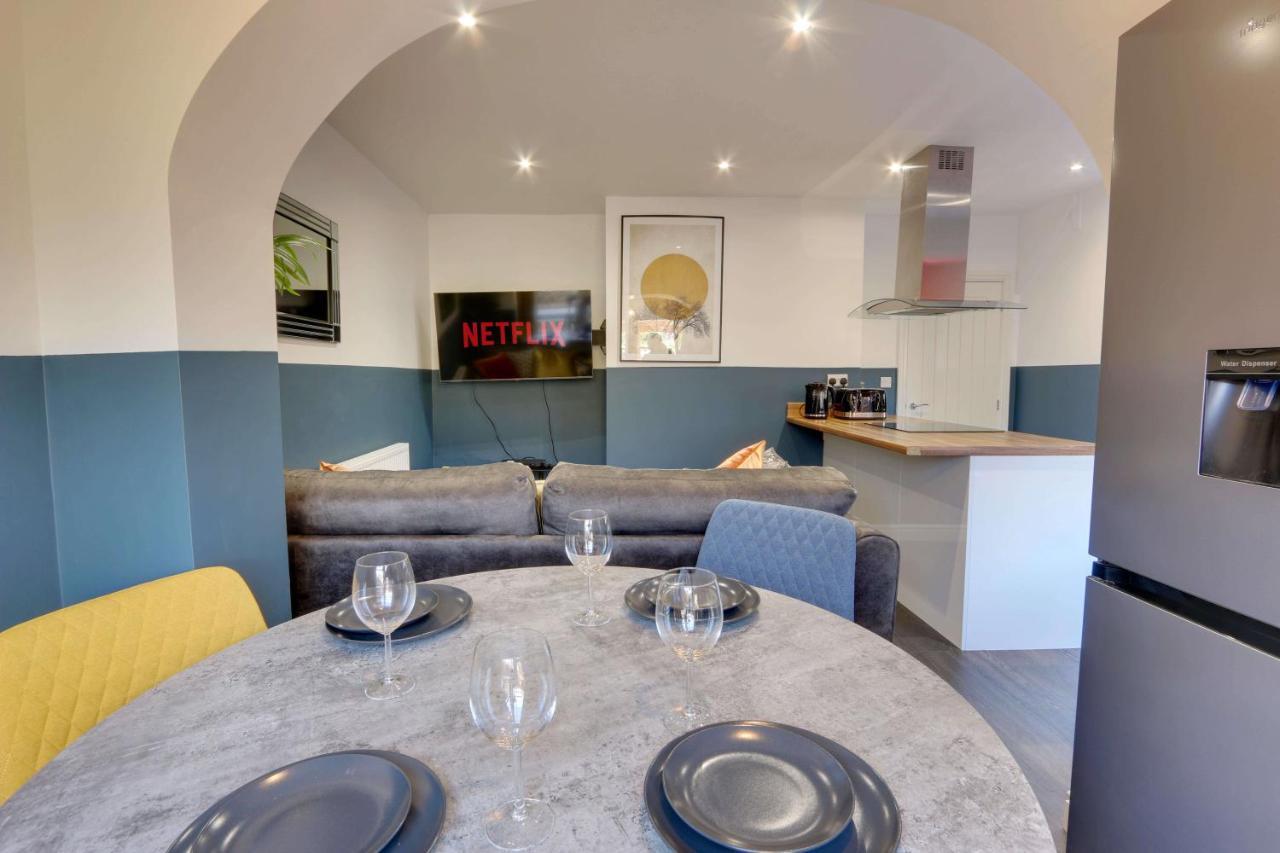 #Upmarket, Exceptional 4 Bed House, With Free Parking, Close To Amenities And Supermarkets Sheffield Eksteriør billede