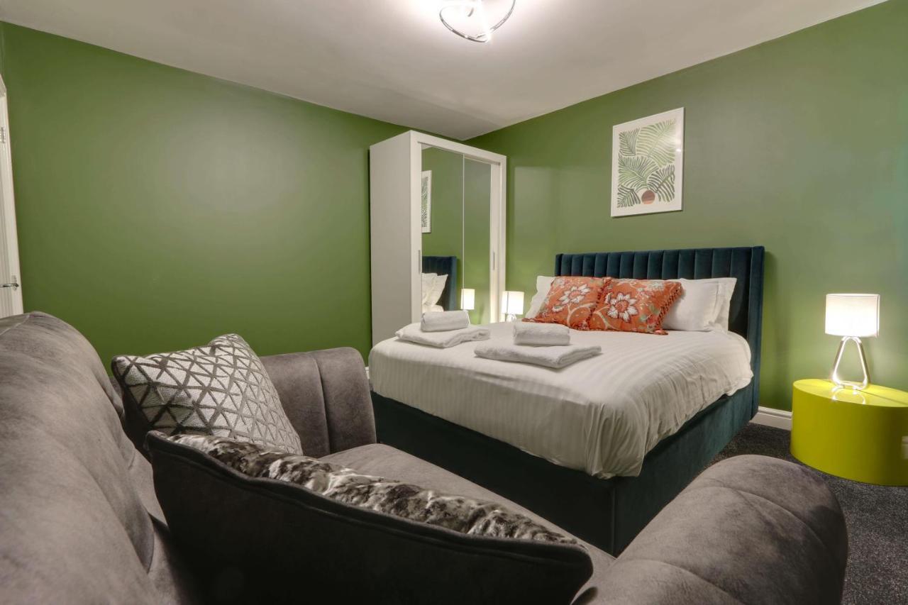 #Upmarket, Exceptional 4 Bed House, With Free Parking, Close To Amenities And Supermarkets Sheffield Eksteriør billede
