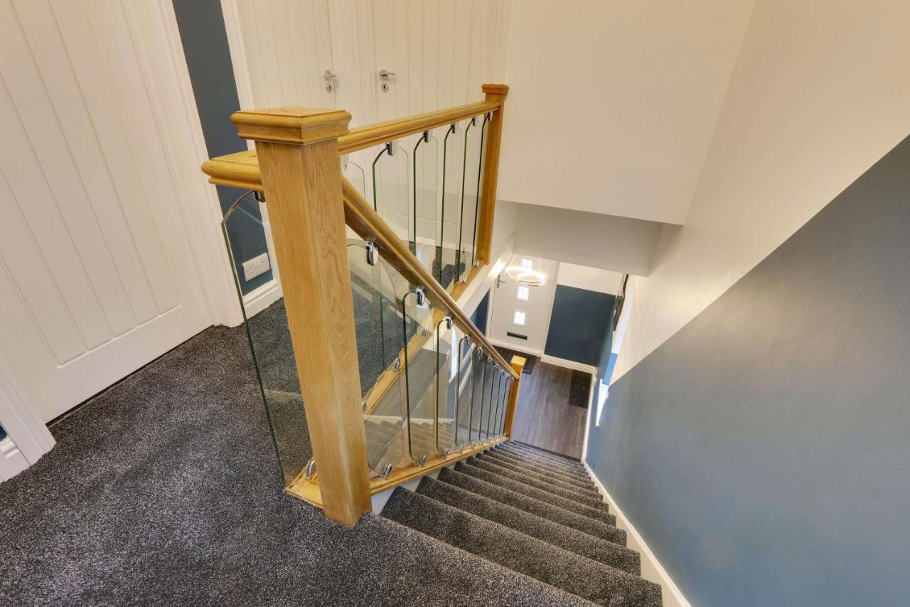#Upmarket, Exceptional 4 Bed House, With Free Parking, Close To Amenities And Supermarkets Sheffield Eksteriør billede